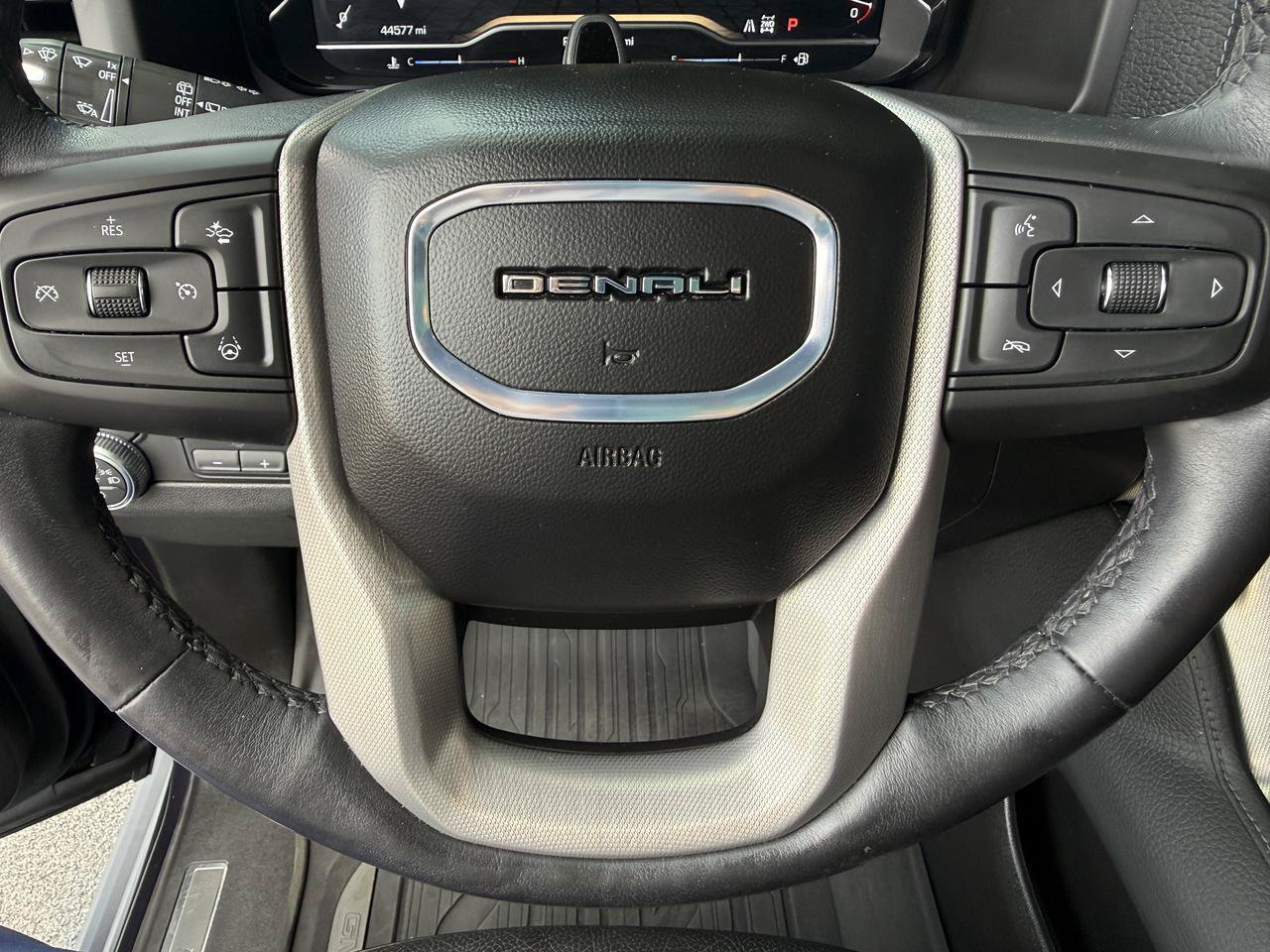 Used 2024 GMC Yukon Denali w/ Advanced Technology Package AWD/4WD image 20