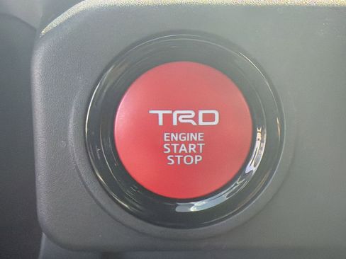Used 2025 Toyota Tacoma TRD Sport AWD/4WD image 22