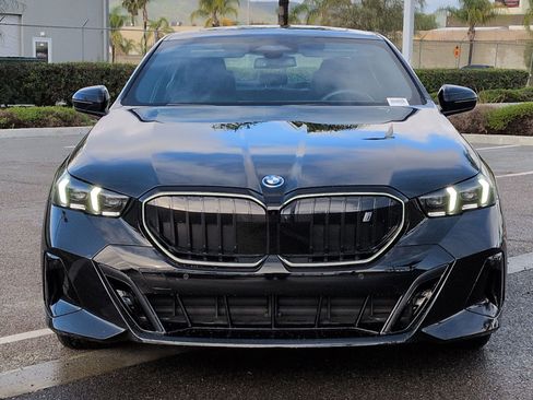 Used 2026 BMW i5 eDrive40 w/ M Sport Package image 3