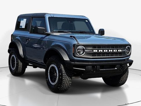 Used 2023 Ford Bronco Black Diamond w/ Sasquatch Package image 2