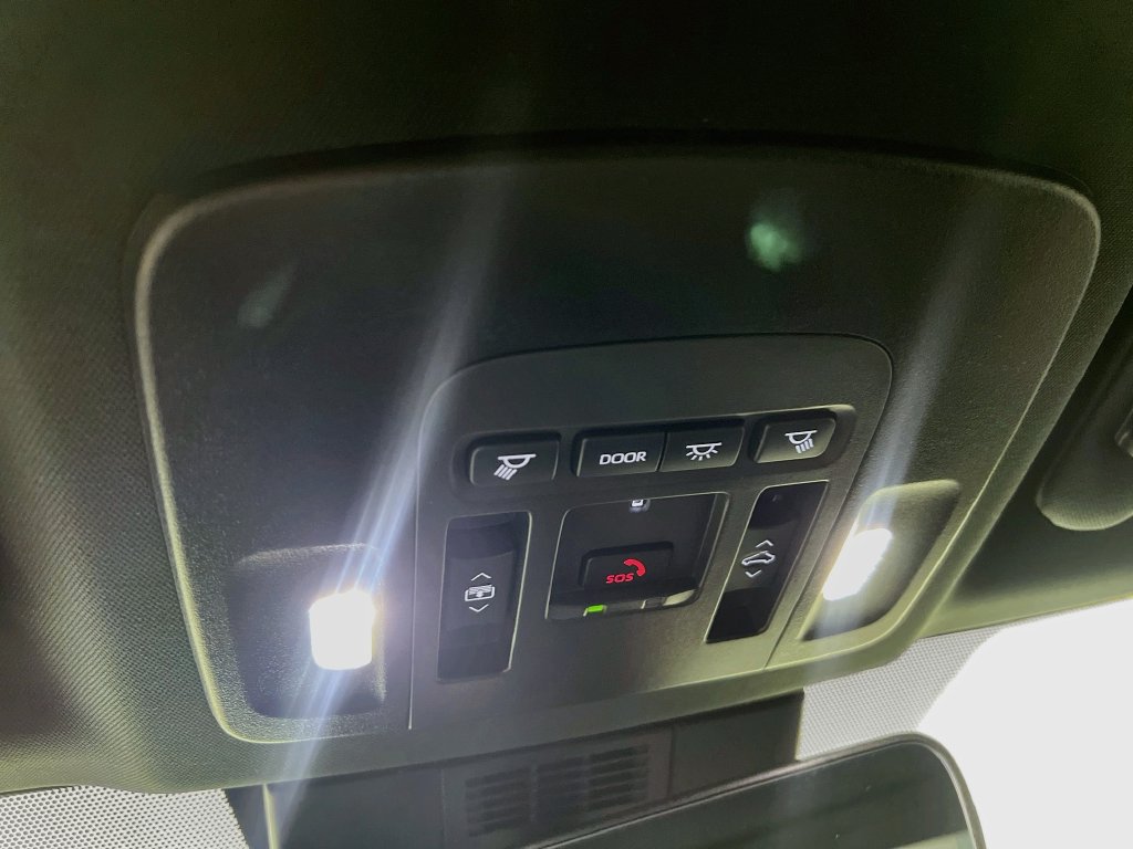 Used 2025 Toyota Camry XSE FWD image 18
