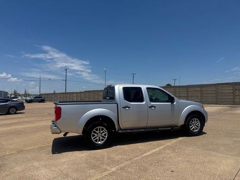 Used 2017 Nissan Frontier SV RWD image 24