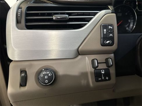 Certified 2020 GMC Yukon XL SLT w/ Open Road Package image 36