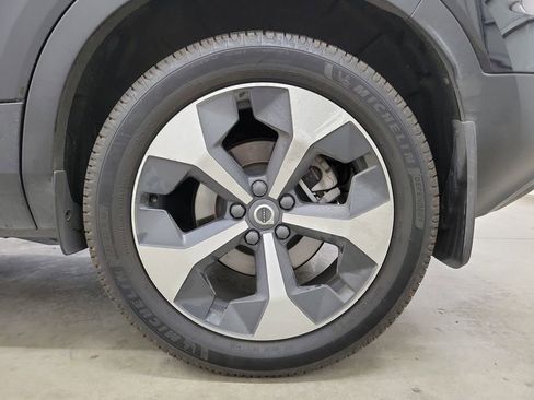 Used 2023 Volvo XC40 B5 Plus w/ Protection Package Premier image 12