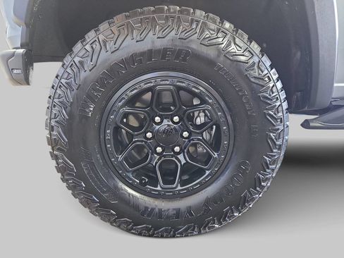 Used 2025 Chevrolet Colorado ZR2 w/ ZR2 Bison Edition AWD/4WD image 35