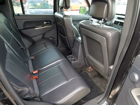 Used 2011 Jeep Liberty Limited w/ Chrome Accents Group AWD/4WD image 29