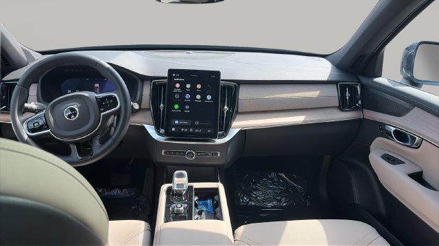 Certified 2026 Volvo XC90 B6 Plus AWD/4WD image 15