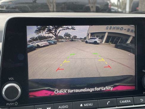 Used 2024 Nissan Rogue S image 18