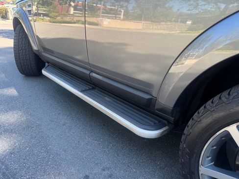 Used 2011 Land Rover LR4 HSE LUX image 6