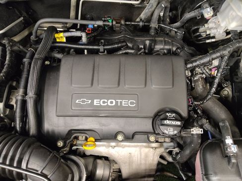 Used 2020 Chevrolet Trax LT w/ Driver Confidence Package image 30