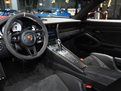 Used 2018 Porsche 911 GT2 RS RWD image 26
