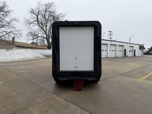 Used 2024 Chevrolet Brightdrop 400 w/ Commercial Equipment Package image 27