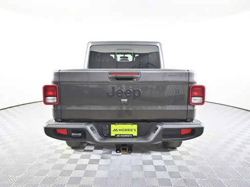 Used 2023 Jeep Gladiator Sport AWD/4WD image 5