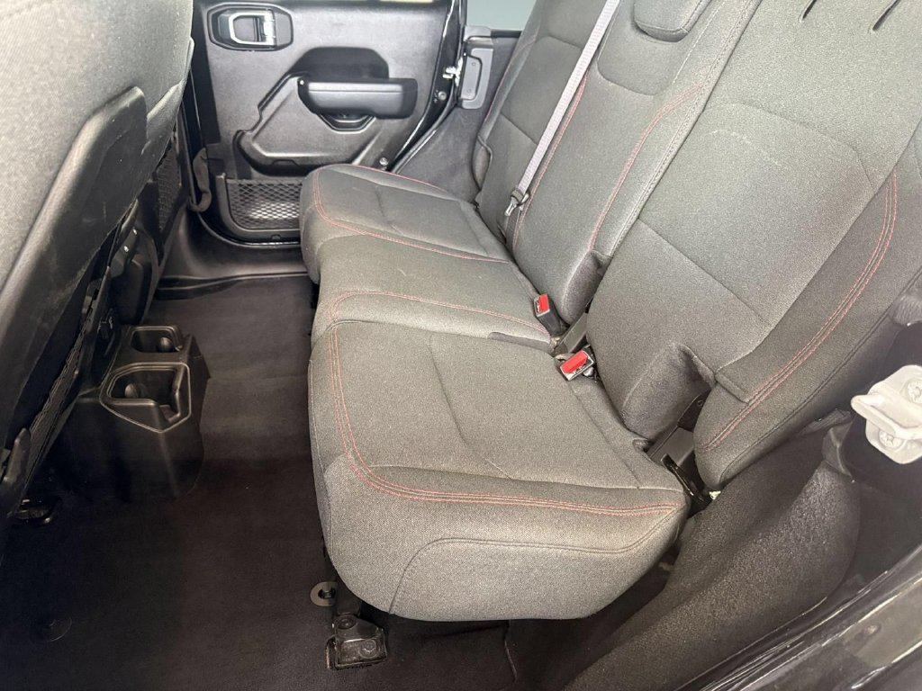 Used 2025 Jeep Wrangler Unlimited Rubicon AWD/4WD image 24