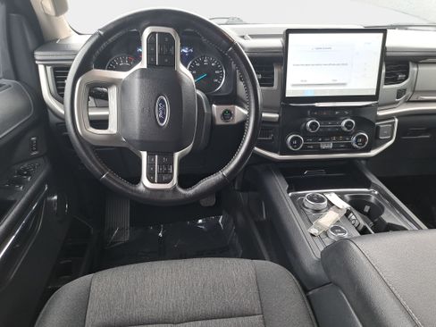 Used 2024 Ford Expedition XLT AWD/4WD image 17