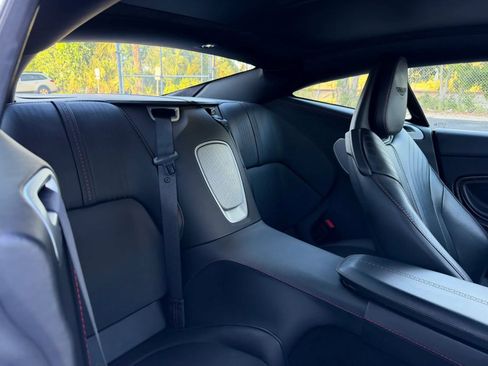 Used 2018 Aston Martin DB11 V12 RWD image 26