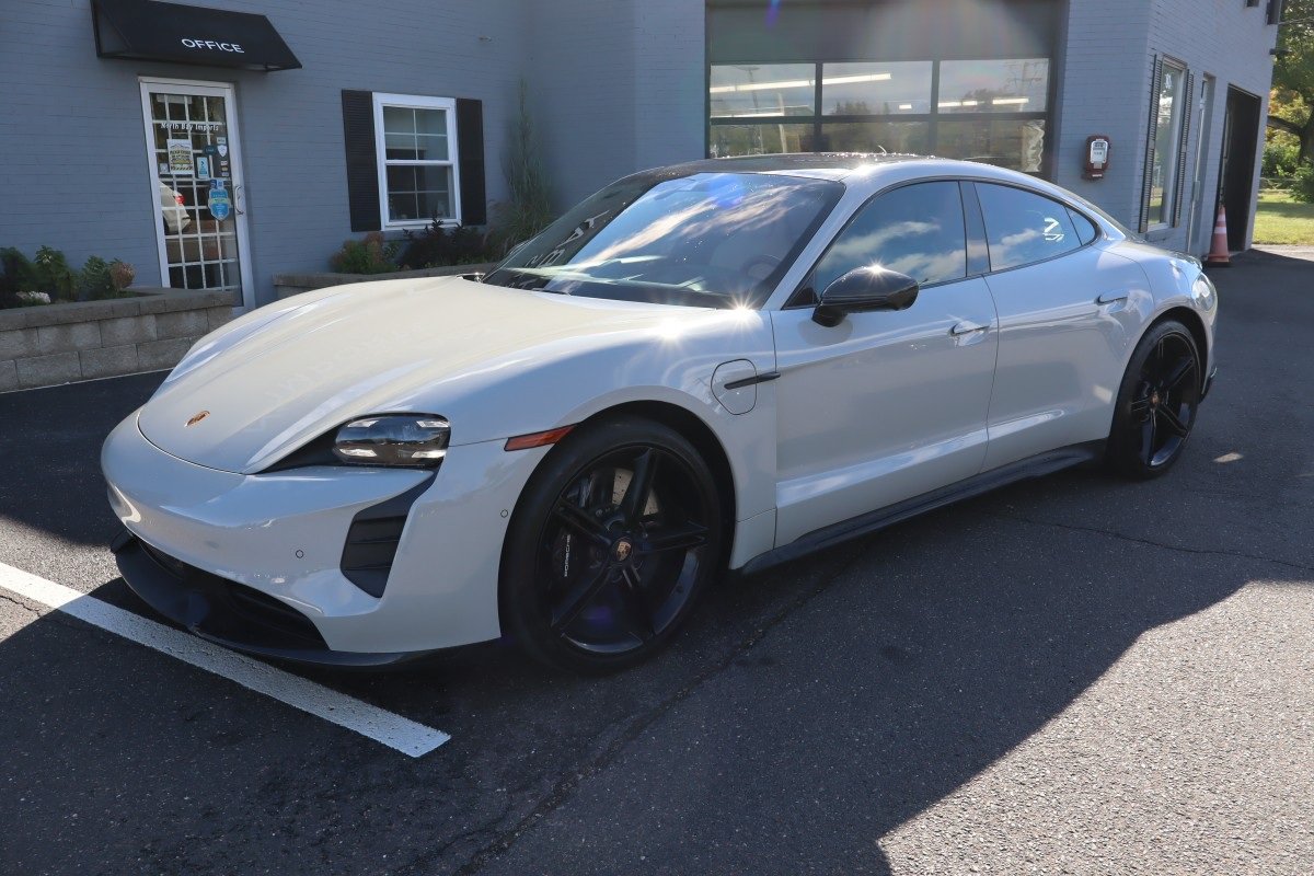 Used 2022 Porsche Taycan Turbo S AWD/4WD image 2
