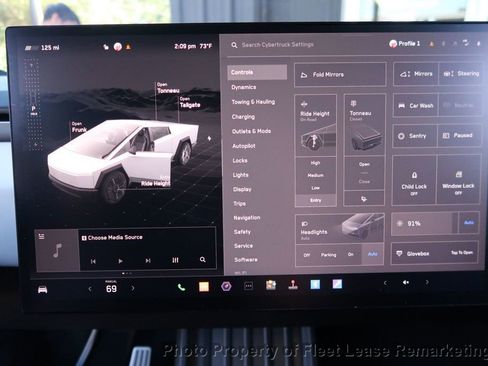 Used 2024 Tesla Cybertruck AWD Crew Cab image 44