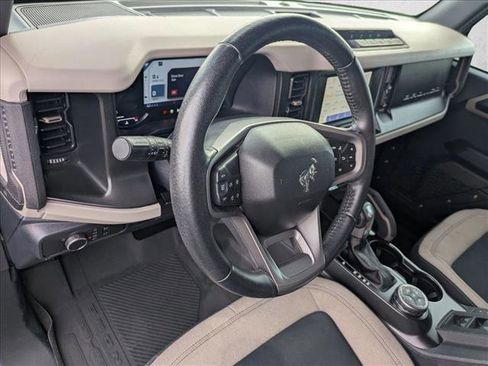 Used 2022 Ford Bronco Big Bend w/ Sasquatch Package image 9