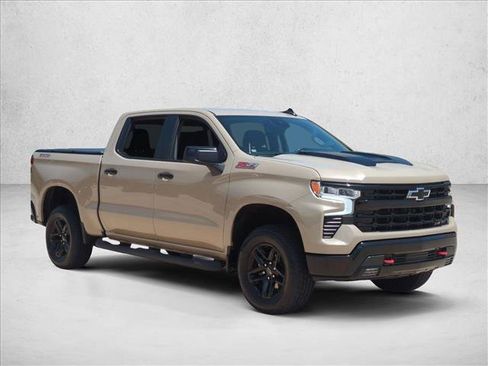 Used 2022 Chevrolet Silverado 1500 LT Trail Boss w/ LPO, Dark Essentials Package AWD/4WD image 3