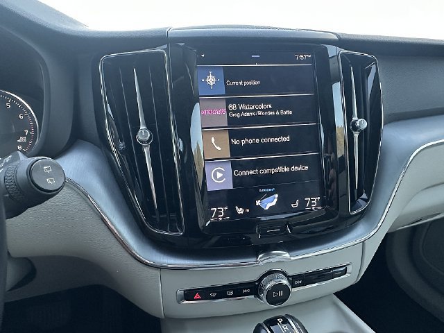 Used 2018 Volvo XC60 T5 Momentum w/ Vision Package AWD/4WD image 12