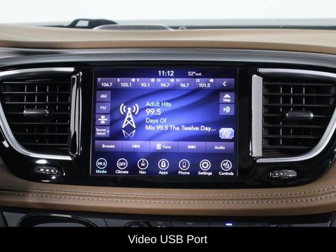 Used 2020 Chrysler Pacifica Limited w/ Advanced Safetytec Group image 32