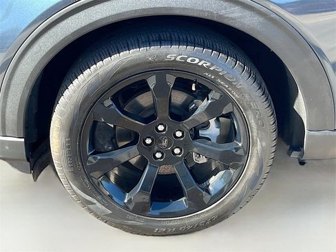 Used 2024 Ford Explorer ST-Line w/ Class IV Trailer Tow Package image 32