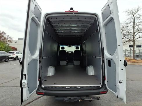 New 2025 Mercedes-Benz Sprinter 2500 image 4