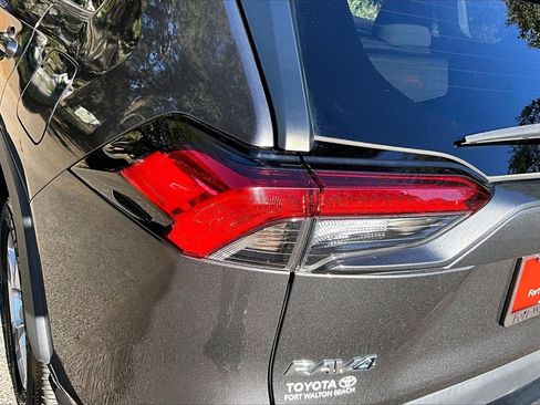 Used 2021 Toyota RAV4 XLE image 20
