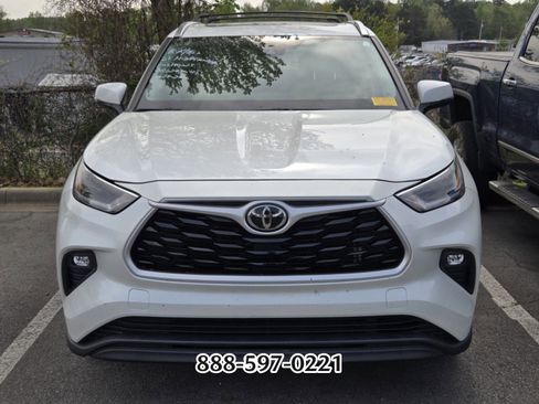Used 2021 Toyota Highlander XLE image 13
