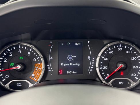Used 2023 Jeep Renegade Latitude w/ Premium Group AWD/4WD image 20