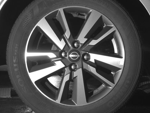 Used 2025 Nissan Versa SV FWD image 14