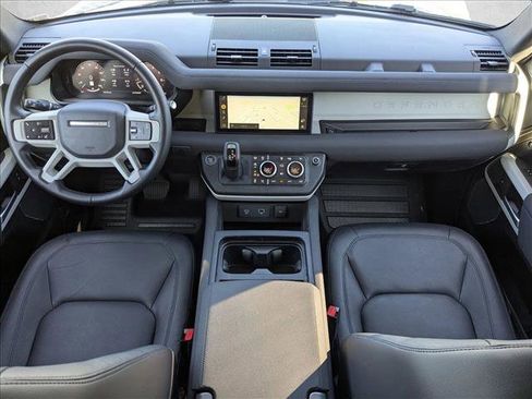 Used 2023 Land Rover Defender 90 S image 18