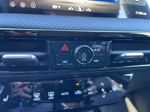 New 2026 Nissan Kicks SR w/ Cold Weather Package image 10