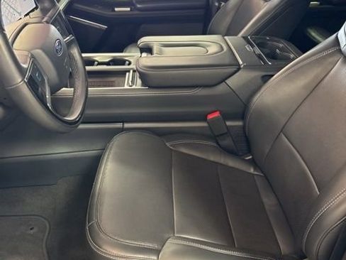 Used 2025 Ford Expedition Platinum AWD/4WD image 20