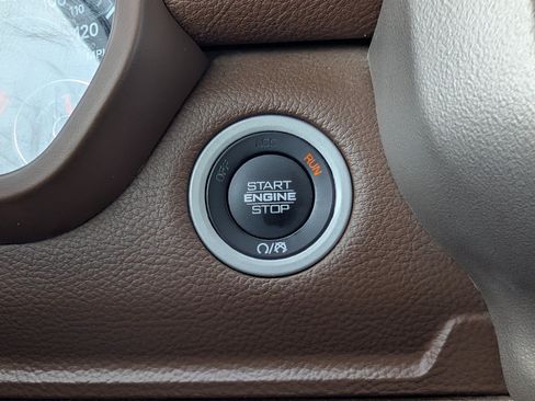 Used 2020 RAM 1500 Laramie AWD/4WD image 32