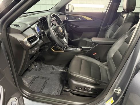 Used 2021 Chevrolet TrailBlazer ACTIV w/ Sun and Liftgate Package image 12