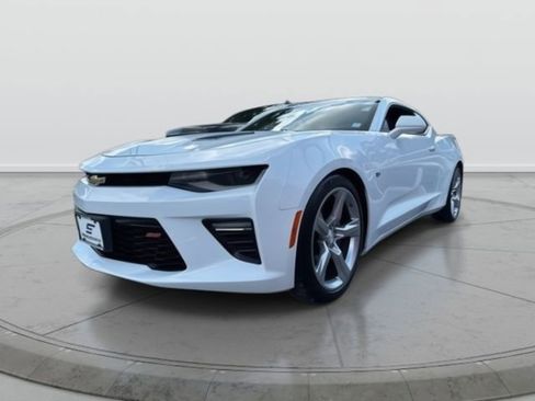 Used 2018 Chevrolet Camaro SS image 3