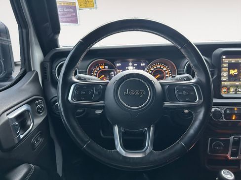 Used 2020 Jeep Wrangler Unlimited Sahara image 15