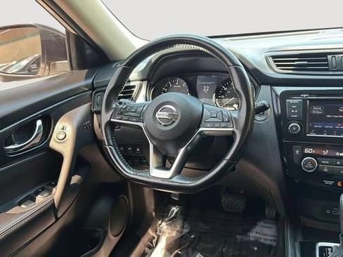 Used 2018 Nissan Rogue SL w/ Premium Package AWD/4WD image 12