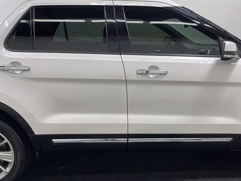 Used 2018 Ford Explorer Limited AWD/4WD image 20