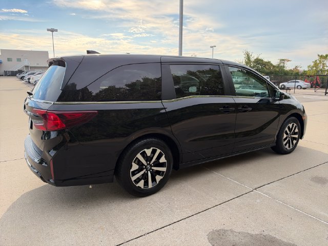 Certified 2025 Honda Odyssey EX-L image 5