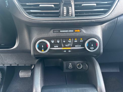 Certified 2025 Ford Escape Active FWD image 21