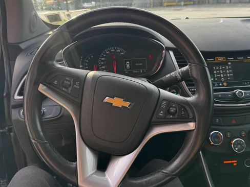 Used 2018 Chevrolet Trax LT w/ Sun & Sound Package AWD/4WD image 29