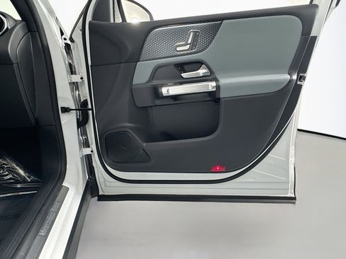 New 2026 Mercedes-Benz GLB 250 image 23