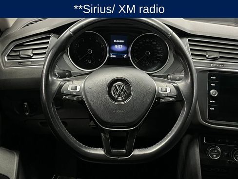 Used 2018 Volkswagen Tiguan SE w/ Panoramic Sunroof Package image 8