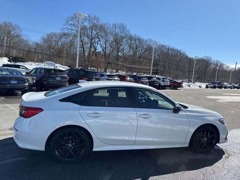 Used 2024 Honda Civic Sport image 3