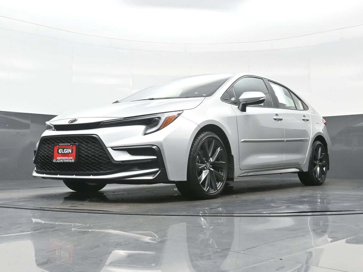 Used 2025 Toyota Corolla SE w/ SE Premium Package FWD image 28