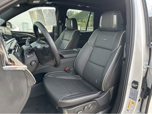 Certified 2024 Cadillac Escalade Premium Luxury w/ Performance Package image 23