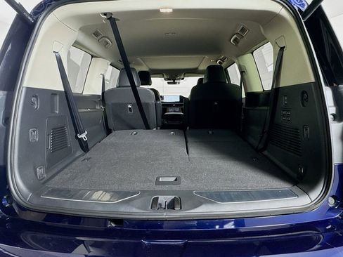 Certified 2025 INFINITI QX80 Luxe image 33